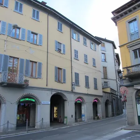 公寓 Il Pontile - Historic Center By Villavistalago *